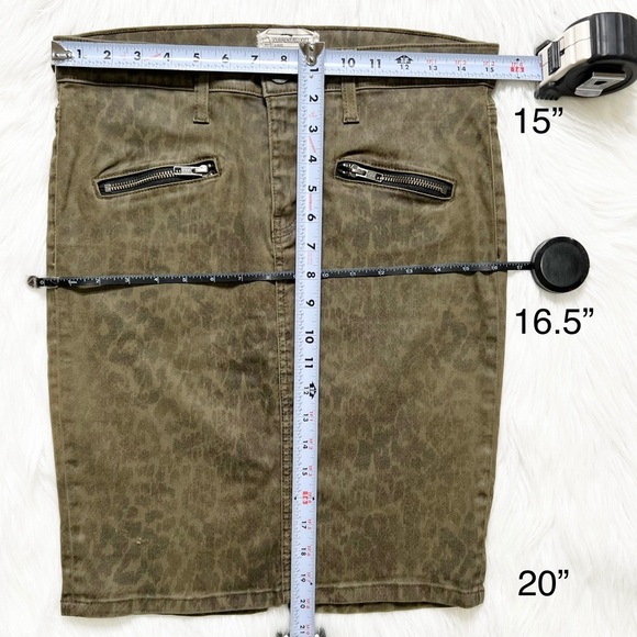 Current/Elliott Leopard Print Army Green Denim Pencil Skirt, Jean Skirt Size 28” - Picture 13 of 14